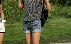 胸前的两只小兔子太大怎么办